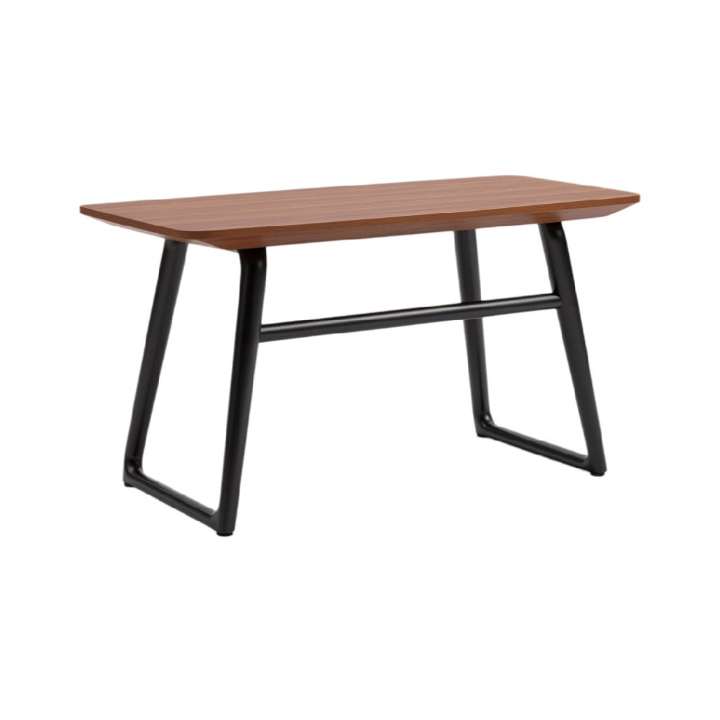 **Table de salle à manger en bois et métal - Design moderne**
